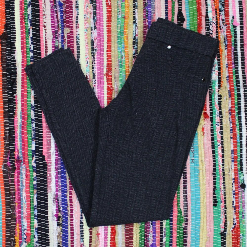 Trina Turk Gray & Black Zig Zag Stretch Pants